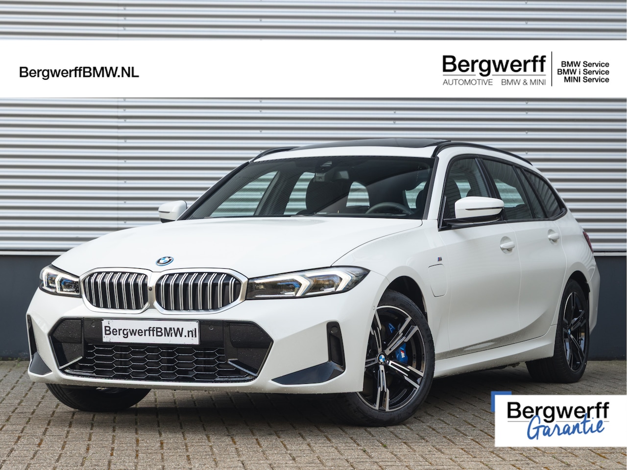 BMW 3-serie Touring - 330e xDrive - Facelift 2 - Grote Range - Pano - Trekhaak - Harman Kardon - AutoWereld.nl