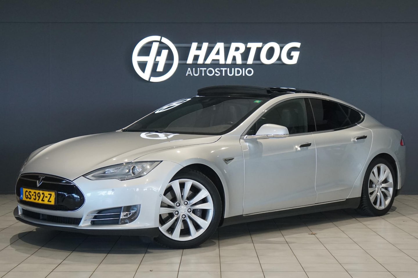 Tesla Model S - 85D Base 423PK + SCHUIFDAK / WINTERPAKKET - AutoWereld.nl