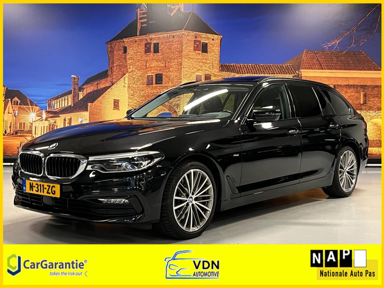 BMW 5-serie Touring - 530i High Exe SportLine Aut Panodak HUD 360° Camera - AutoWereld.nl