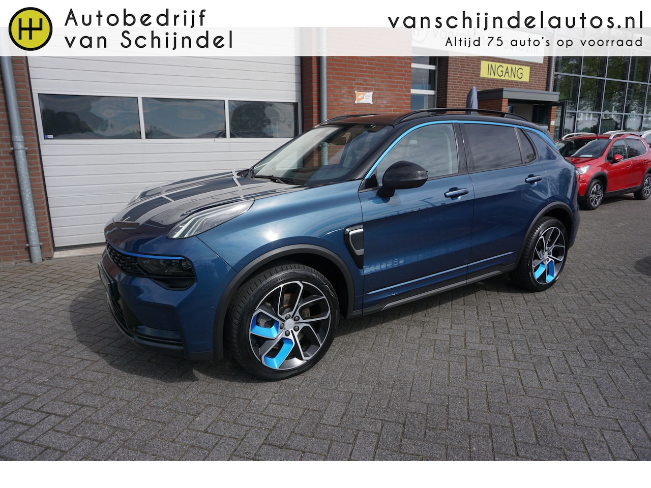 Lynk & Co 01 - 1.5 261PK! DECEMBER 2022 DEALER ONDERHOUDEN 4X ALL SEASON BANDEN 360CAMERA 6,6KWH LADEN PA - AutoWereld.nl