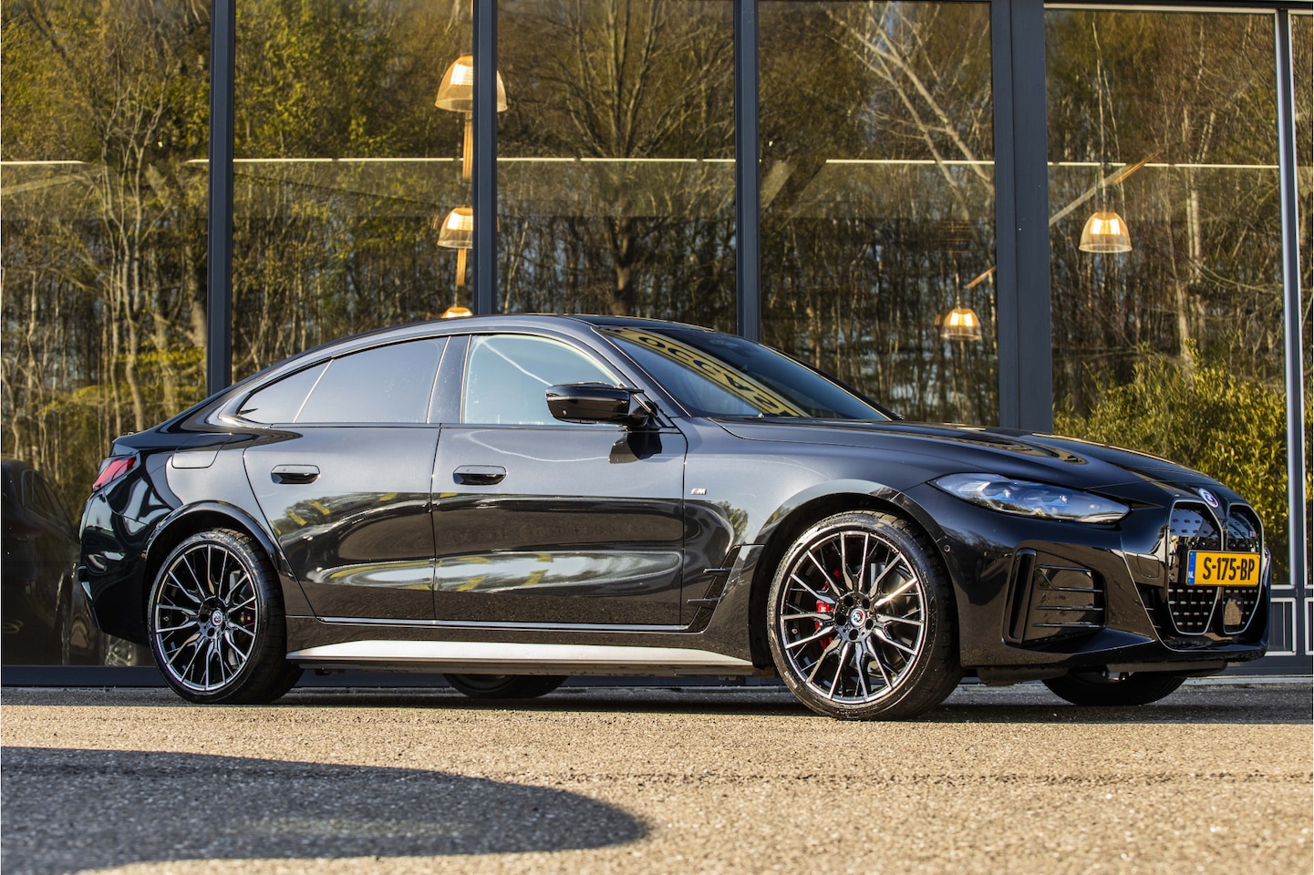 BMW i4 - M50 High Executive 84 kWh - AutoWereld.nl
