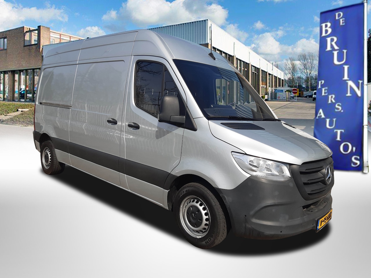 Mercedes-Benz Sprinter - L2H2 103 Kw/ 140Pk Autm. Airco Achteruitrijcamera Parkeersensors - AutoWereld.nl