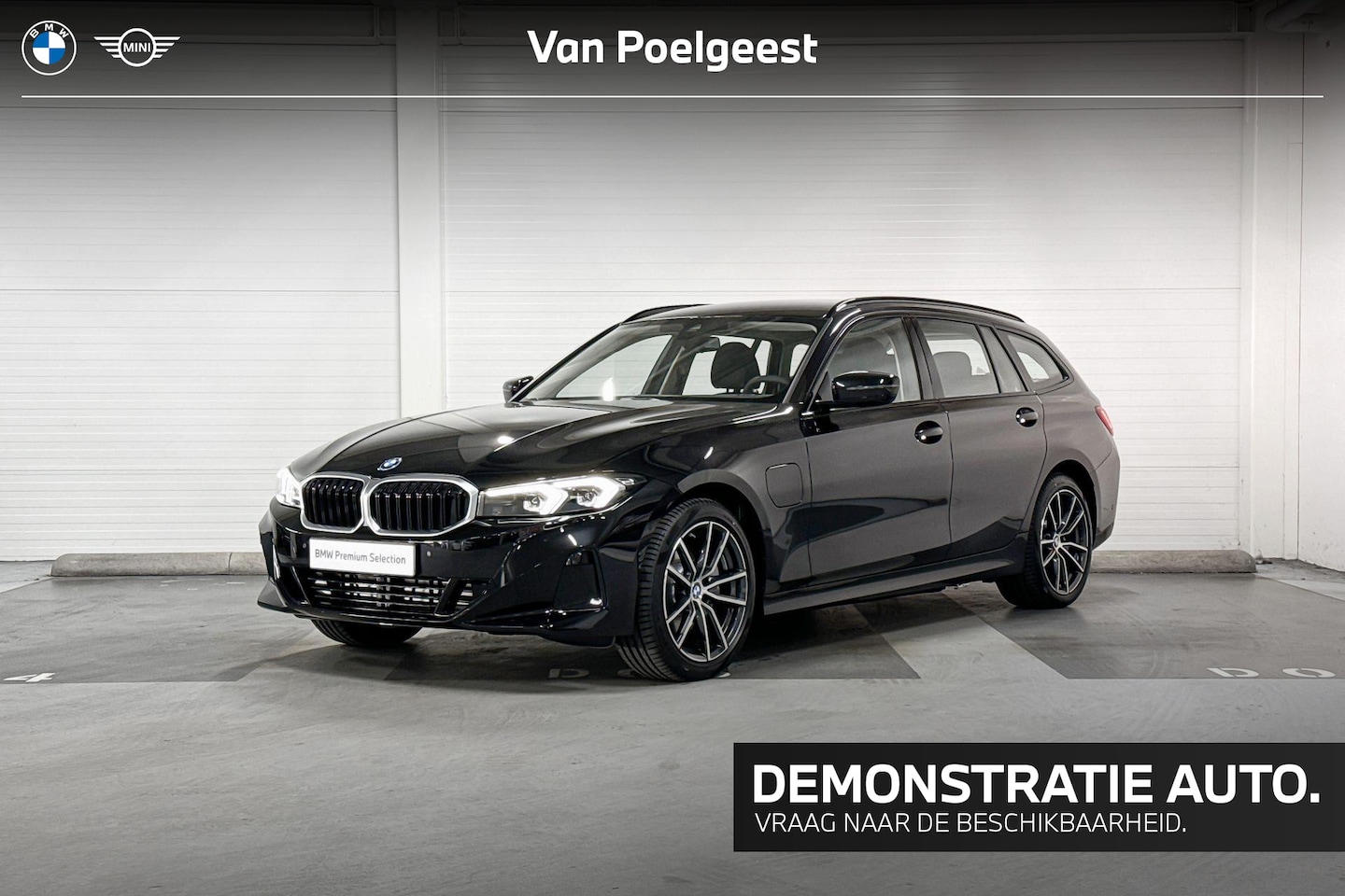 BMW 3-serie Touring - 330e | Curved Display | Parking Assistant | Stoel Verwarming - AutoWereld.nl