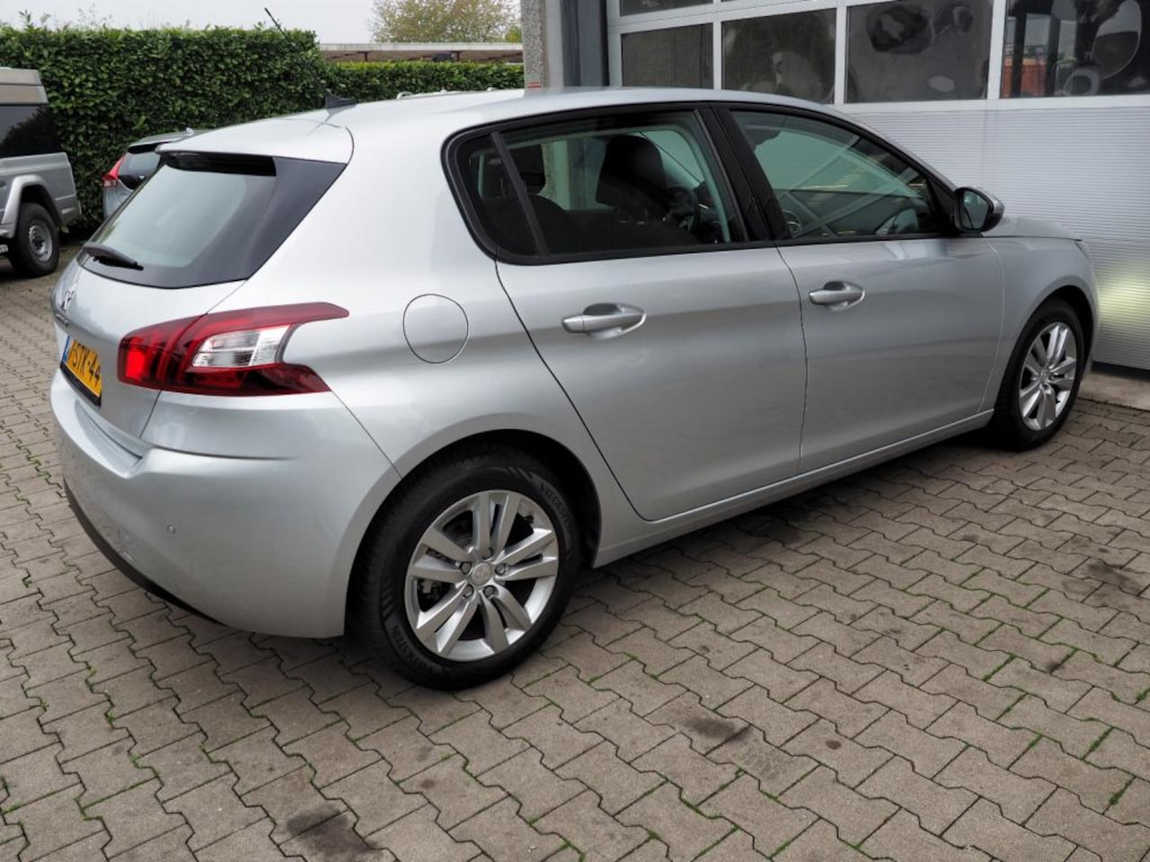 Peugeot 308 - 1.2 PureTech Active CLIMA CRUISE NAVI PARKEER S