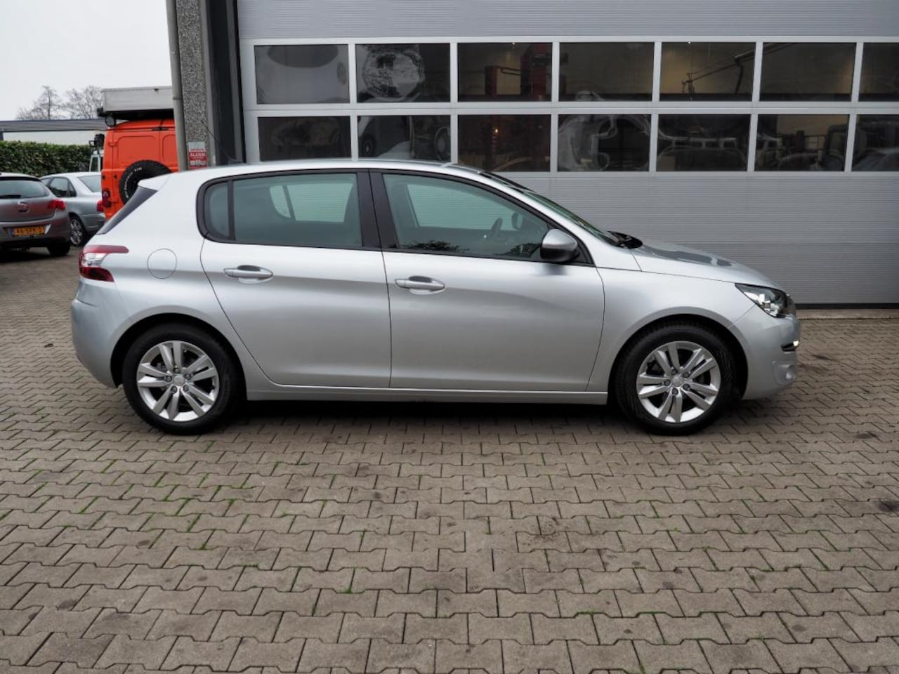 Peugeot 308 - 1.2 PureTech Active CLIMA CRUISE NAVI PARKEER S.