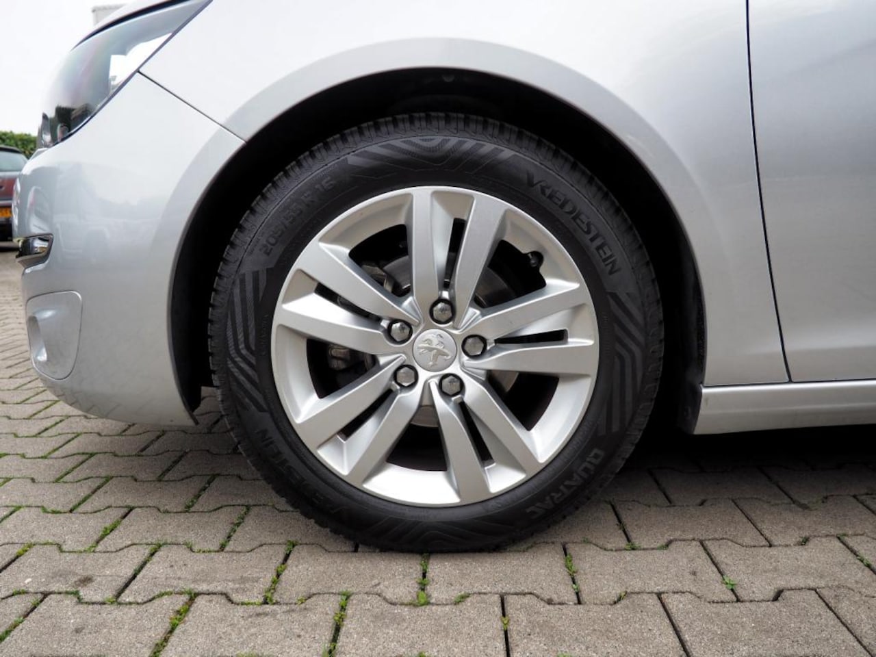 Peugeot 308 - 1.2 PureTech Active CLIMA CRUISE NAVI PARKEER S.