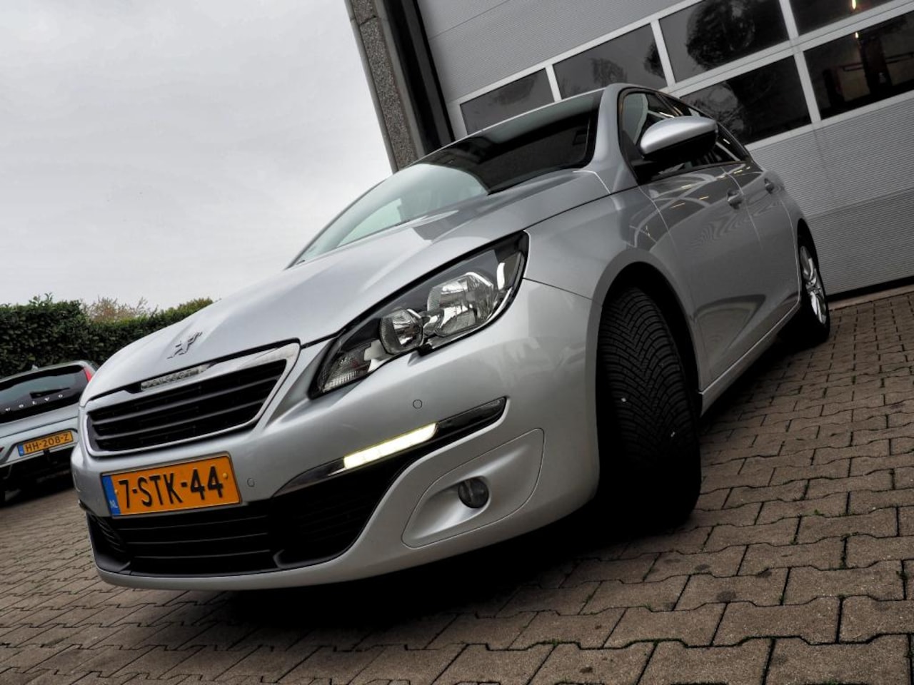 Peugeot 308 - 1.2 PureTech Active CLIMA CRUISE NAVI PARKEER S.
