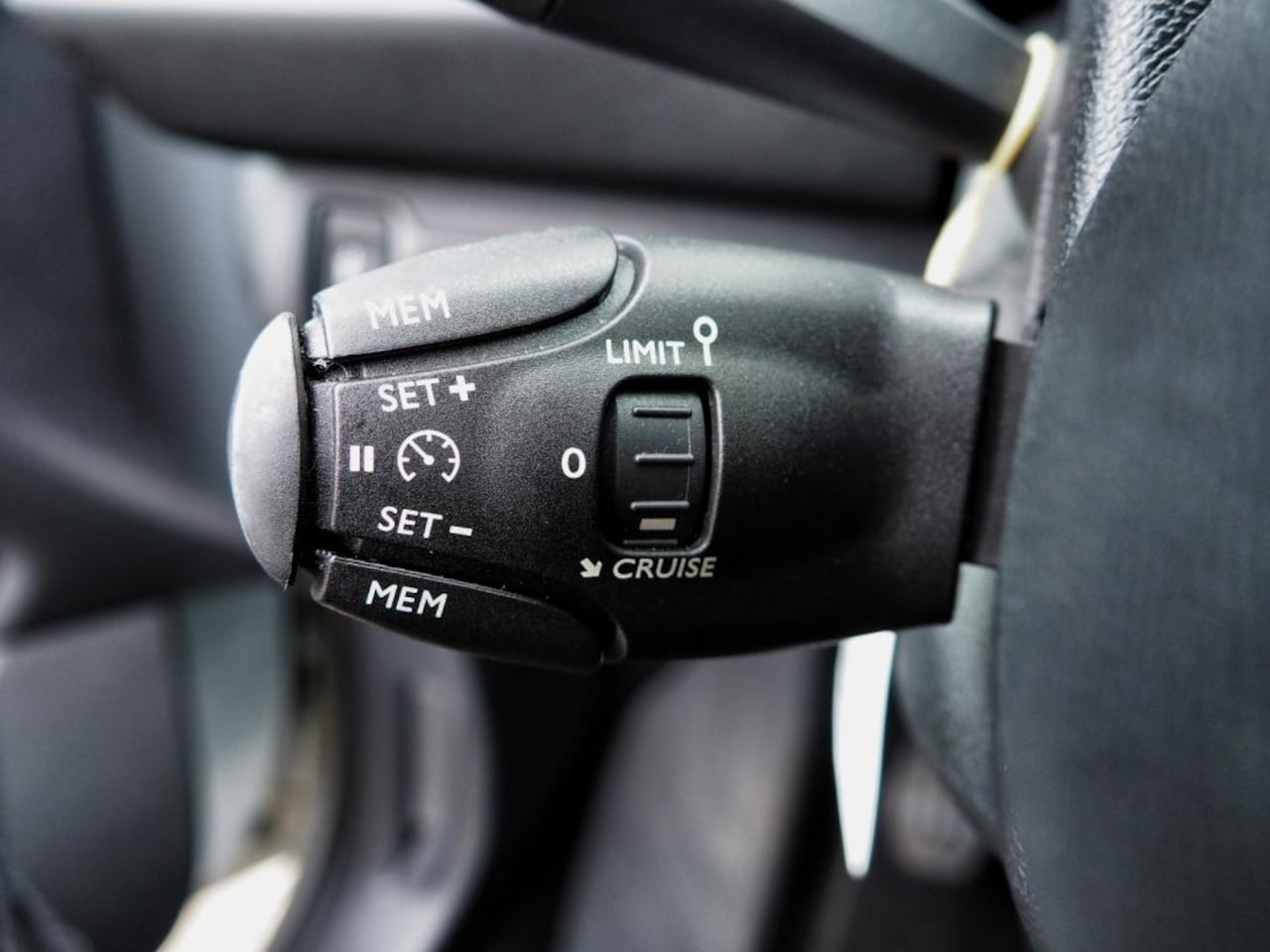 Peugeot 308 - 1.2 PureTech Active CLIMA CRUISE NAVI PARKEER S.