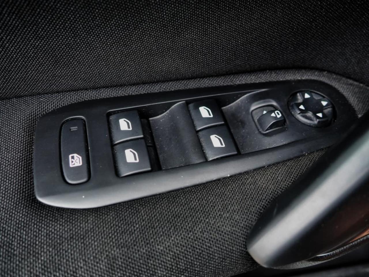 Peugeot 308 - 1.2 PureTech Active CLIMA CRUISE NAVI PARKEER S.