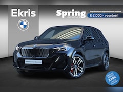 BMW iX1 - eDrive20 | M Sportpakket Pro | Innovation Pack | Trekhaak | Head-Up | Parking Assistant Pl