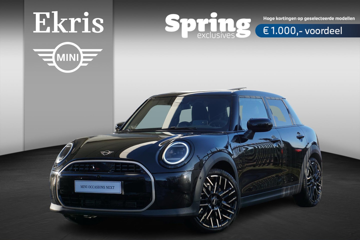 MINI Cooper - 5-deurs C Favoured Trim | Pakket L | 18 inch Night Flash Spoke 2-tone | Glazen panoramadak - AutoWereld.nl