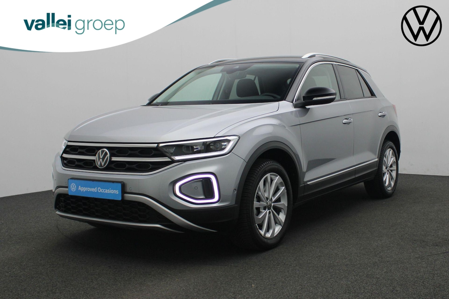Volkswagen T-Roc - 1.0 TSI 110 pk Style | Navigatie | Stoelverwarming | Parkeersensoren voor/achter | Massage - AutoWereld.nl