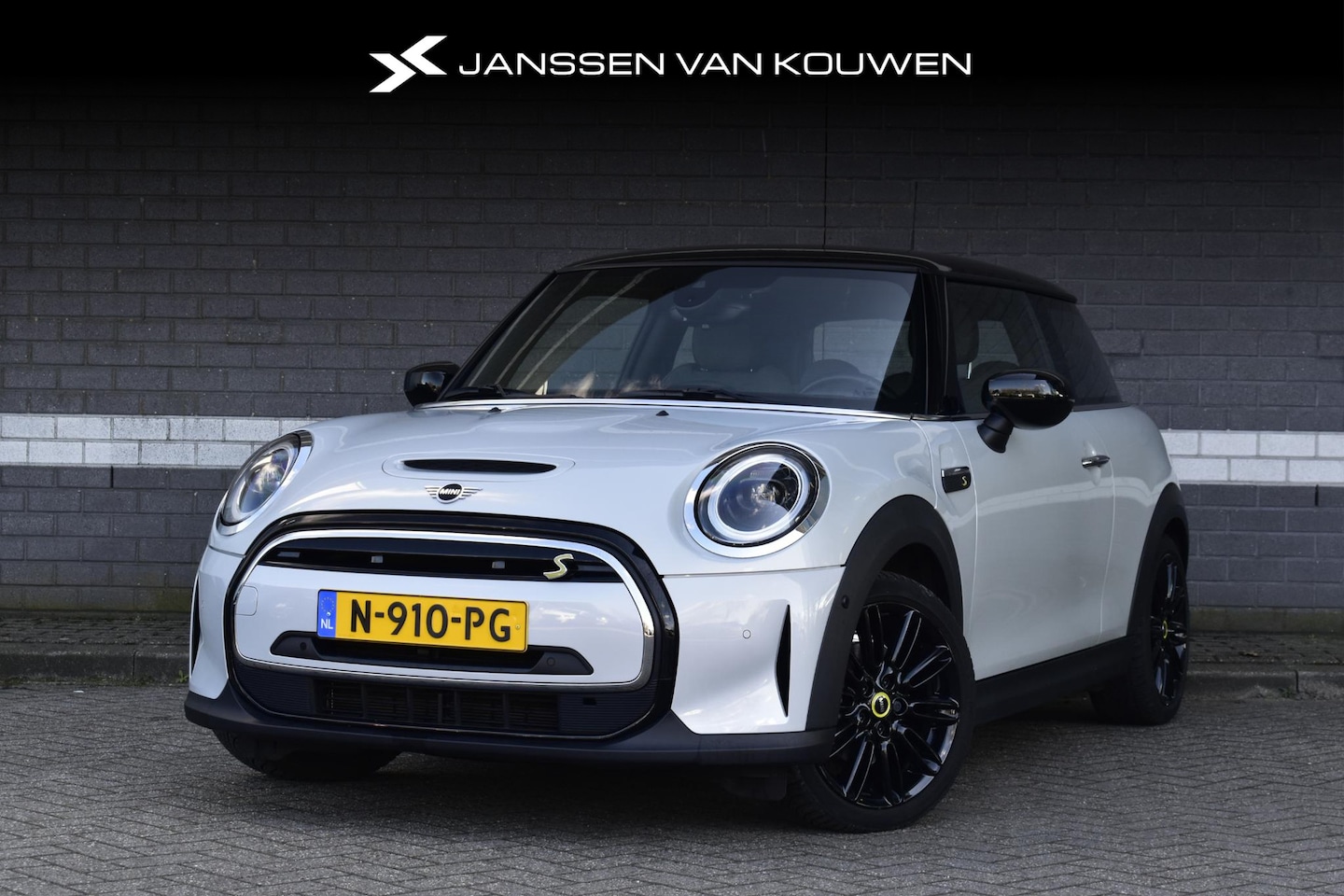 MINI Mini-Electric - Classic 33 kWh / 97% SOH / LED / Stoel-Stuurverwarming / Navi / Carplay / Camera - AutoWereld.nl
