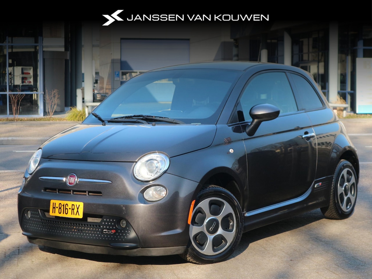 Fiat 500e - 24kwh / Stoelverwarming / Navigatie / Parkeersensoren - AutoWereld.nl