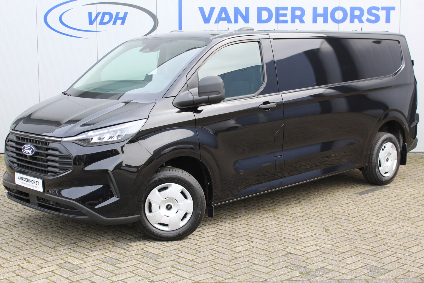 Ford Transit Custom - 320 2.0-136pk TDCI L2H1 ´Trend´ AUTOMAAT ! Overtuig u van de rijkwaliteiten van dit nieuwe - AutoWereld.nl