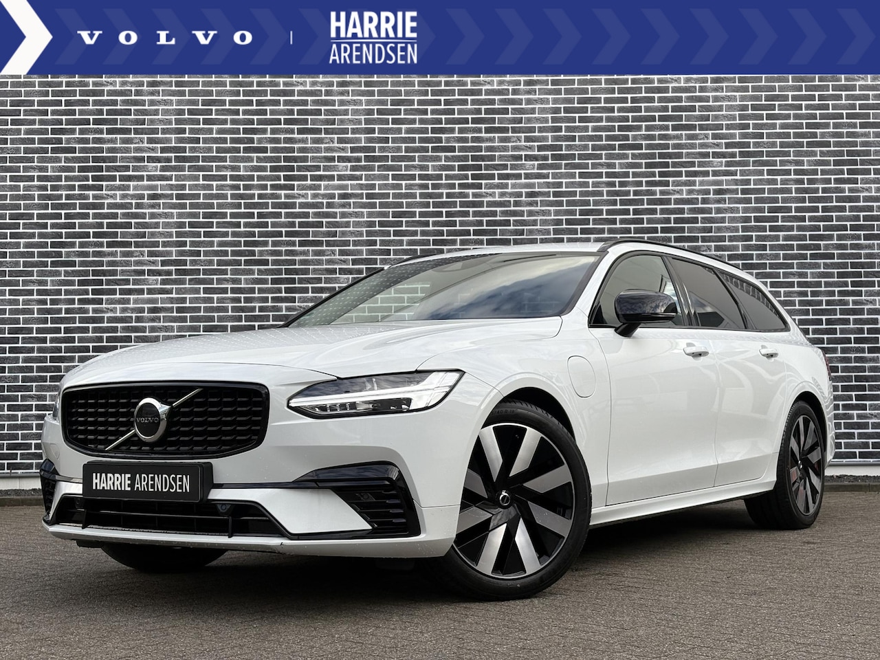 Volvo V90 - 2.0 T6 AWD R-Design | Trekhaak | Elektrische voorstoelen met geheugen | Head Up display | - AutoWereld.nl