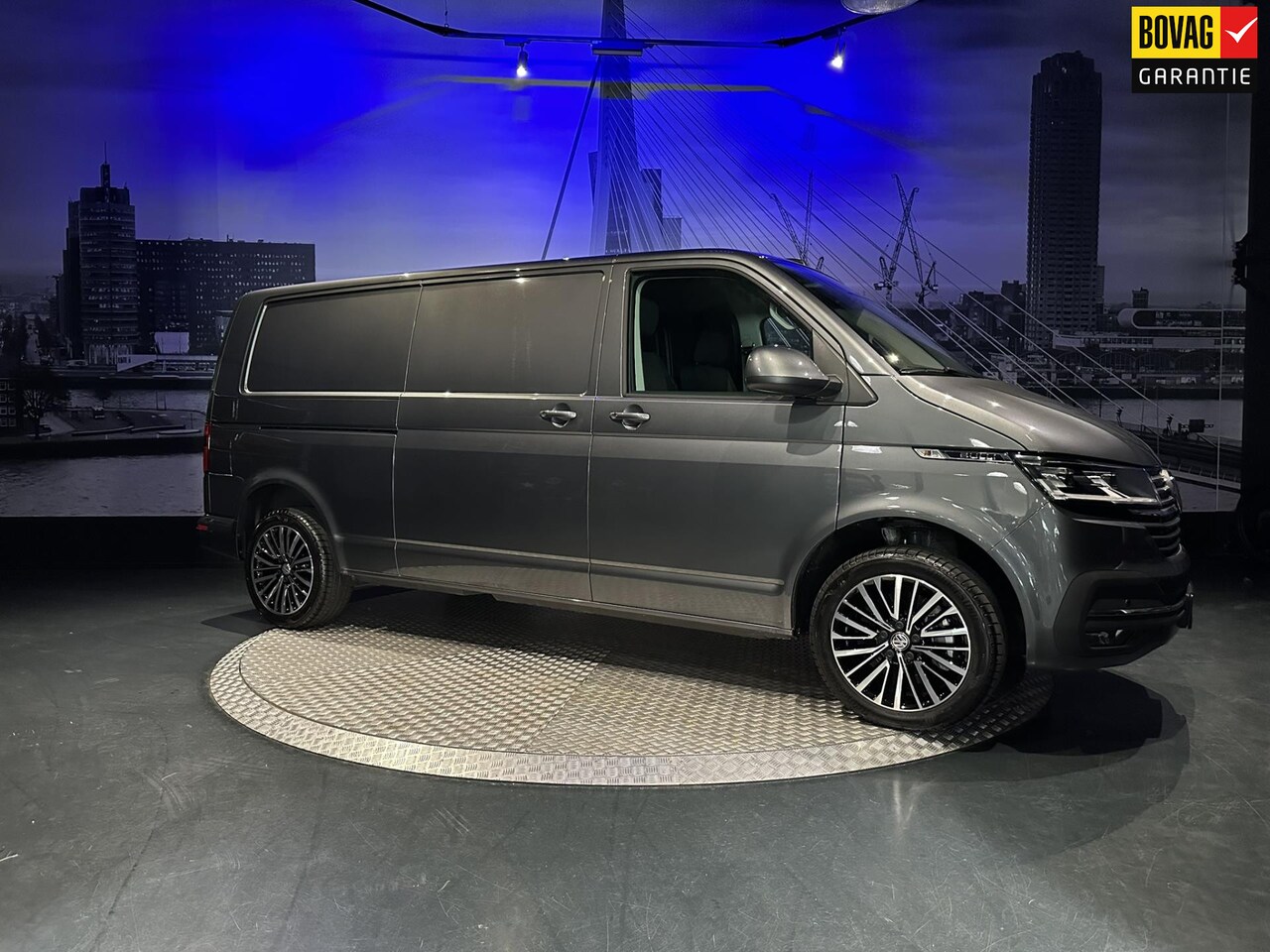 Volkswagen Transporter - 2.0 TDI L2H1 30 Bulli *Led*Dubbelschuifdeur*Camera* - AutoWereld.nl