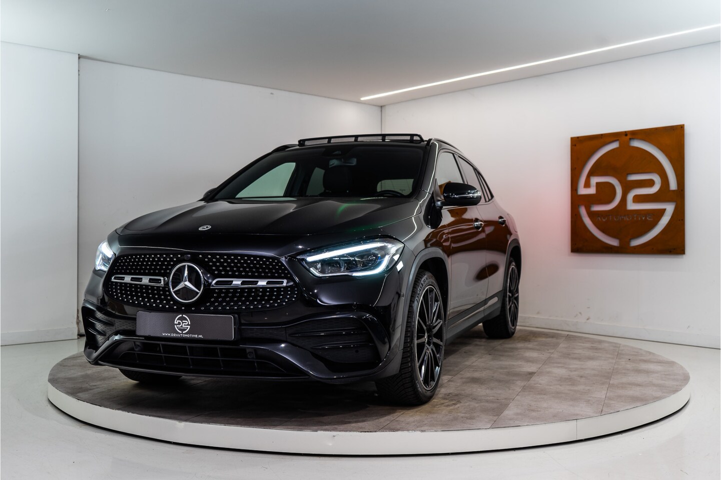 Mercedes-Benz GLA-Klasse - 250 e AMG 218PK | Pano | Burmester | Sfeer | Keyless | Carbon | VOL! 12 MND Garantie - AutoWereld.nl