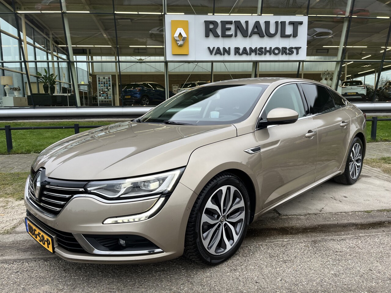 Renault Talisman - 1.7 Blue dCi Intens / 150 PK / Dealer onderhouden / Camera / Apple Carplay - Android Auto - AutoWereld.nl
