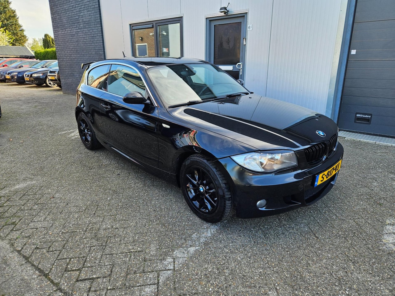 BMW 1-serie - 118i M-SPORT / CRUISE/ CLIMA /LEDER - AutoWereld.nl