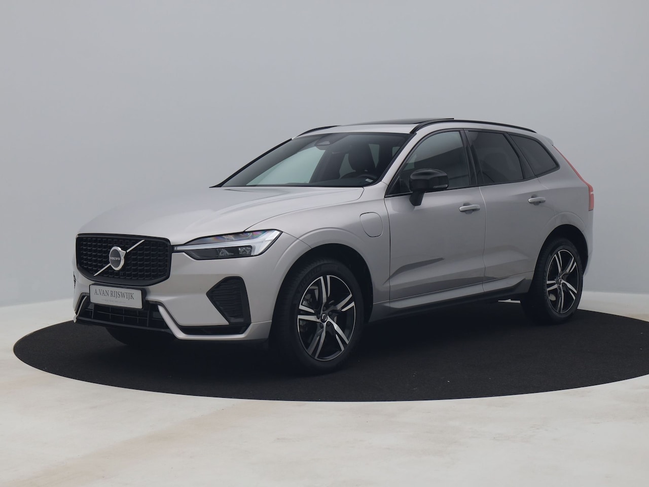 Volvo XC60 - 2.0 Recharge T6 AWD R-Design | PANO | CAMERA | H&K | MEMORY | STOELVENT. | STOEL- EN STUUR - AutoWereld.nl