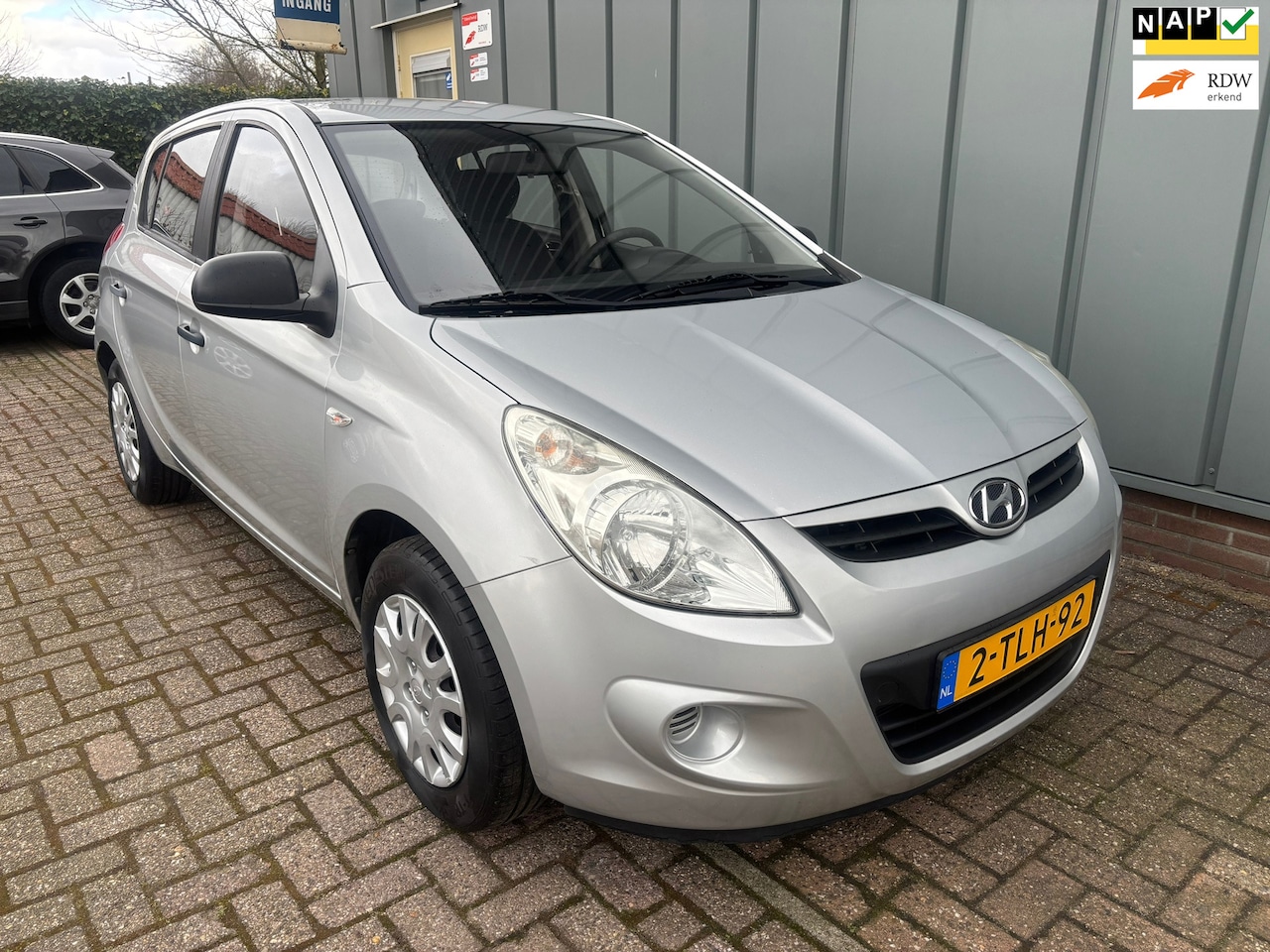 Hyundai i20 - 1.2i i-Drive AIRCO//ELEC.RAMEN//CV+AB//76000KM - AutoWereld.nl
