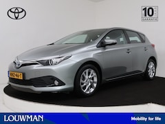 Toyota Auris - 1.8 Hybrid Dynamic | Navigatie | KvH Tilburg