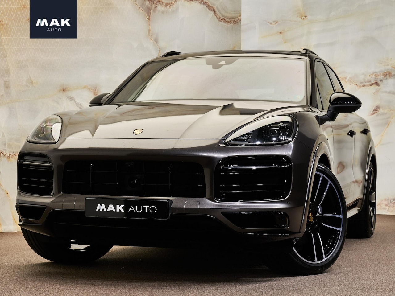 Porsche Cayenne - 3.0 E-Hybrid 3.0 E-Hybrid, SportDesign, pano, 22", tr.haak, Bose, luchtv., ACC, privacy - AutoWereld.nl