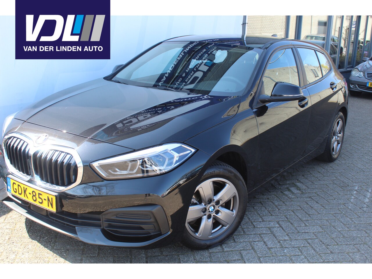 BMW 1-serie - 118i Airco l Cruise control l Navigatie l AppleCarPlay/AndroidAuto - AutoWereld.nl
