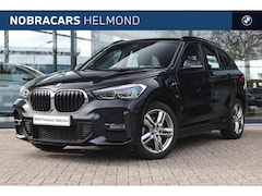 BMW X1 - xDrive25e M Sport Automaat / Sportstoelen / LED / Stuurverwarming / Navigatie / Cruise Con