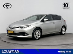 Toyota Auris - 1.8 Hybrid Dynamic Go | Navigatie | Trekhaak | Camera |