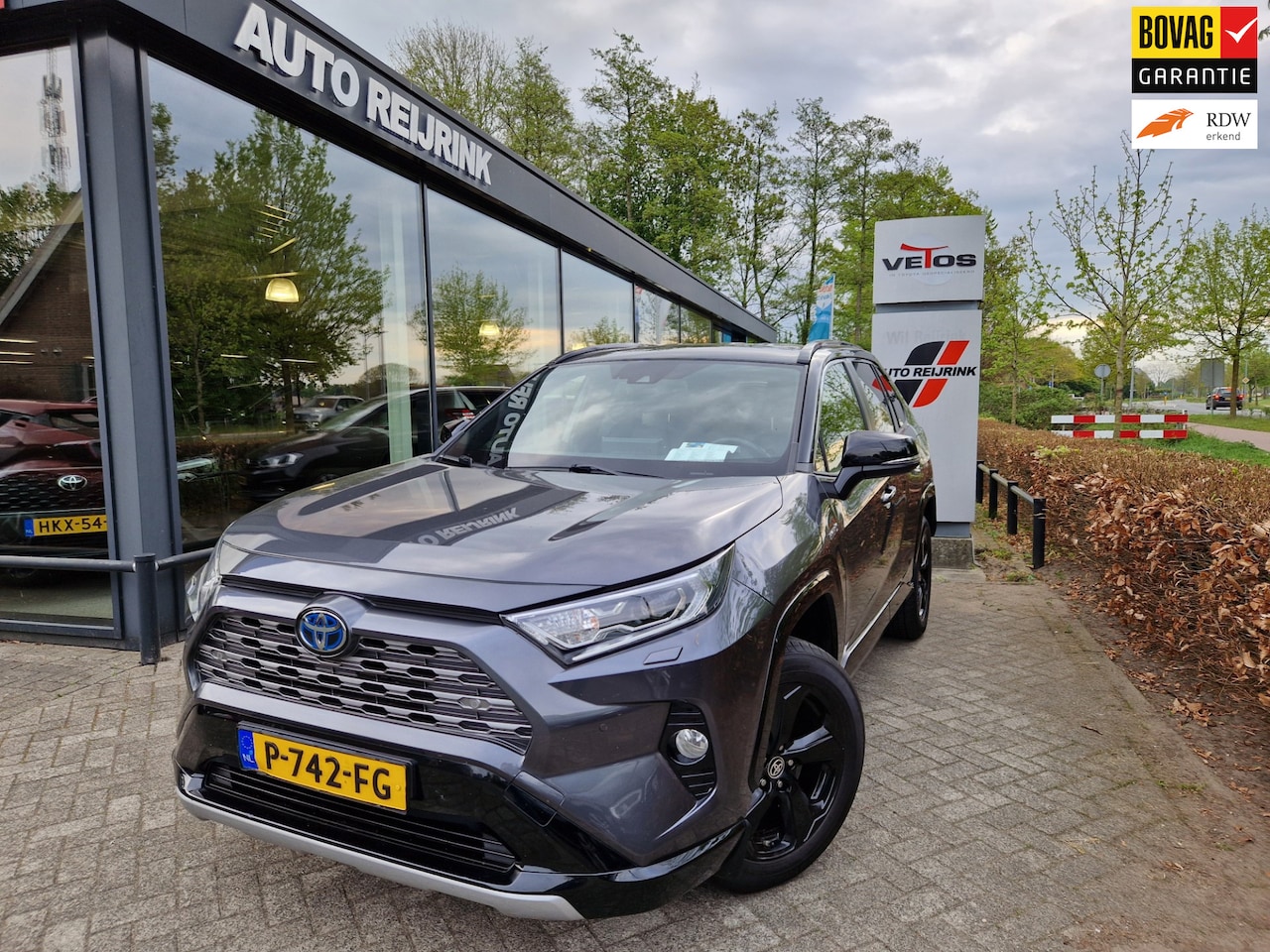 Toyota RAV4 - 2.5 Hybrid Style Two Town/LEDER/ELECTR A.KLEP/PARK.SENSOREN V+A - AutoWereld.nl