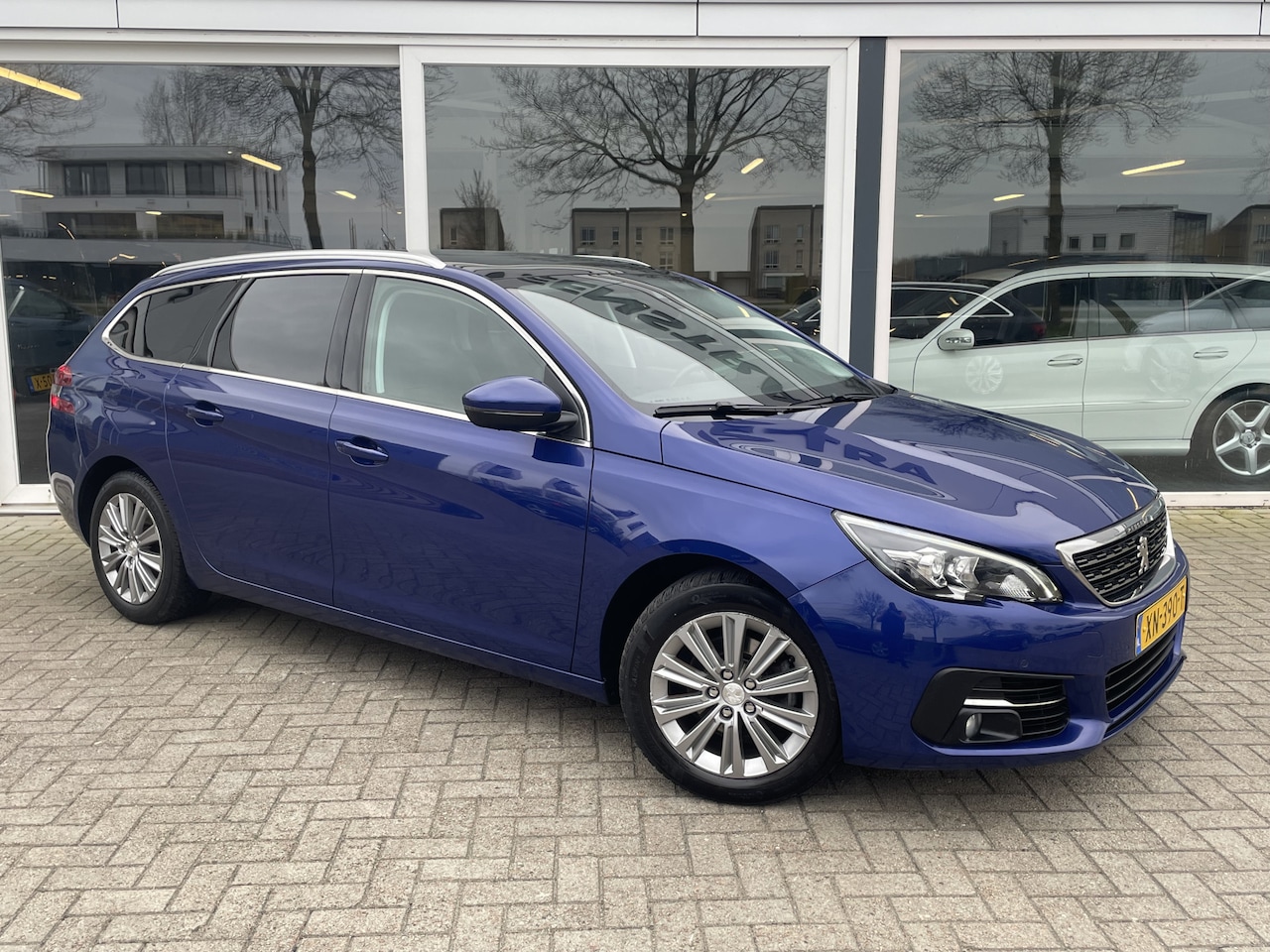 Peugeot 308 SW - 1.5 BlueHDi Blue Lease Premium 50% deal 5.725,- ACTIE Camera / Pano / Carplay / Cruise / C - AutoWereld.nl