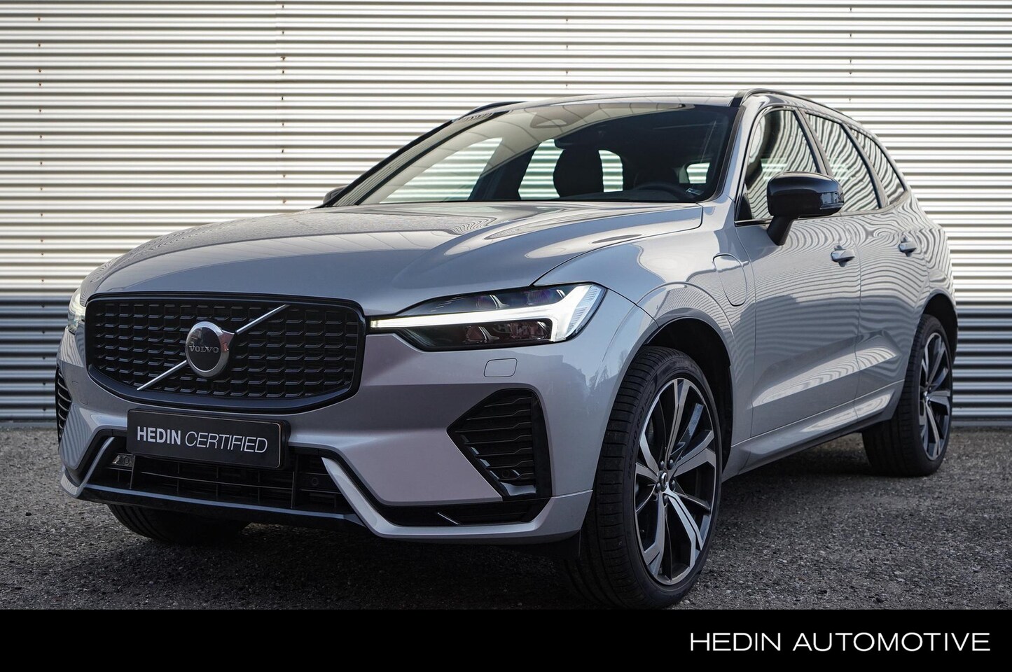 Volvo XC60 - 2.0 T6 Plug-in hybrid AWD Ultimate Dark | Nappa Leder Sportstoelen | 21" inch Diamond Velg - AutoWereld.nl