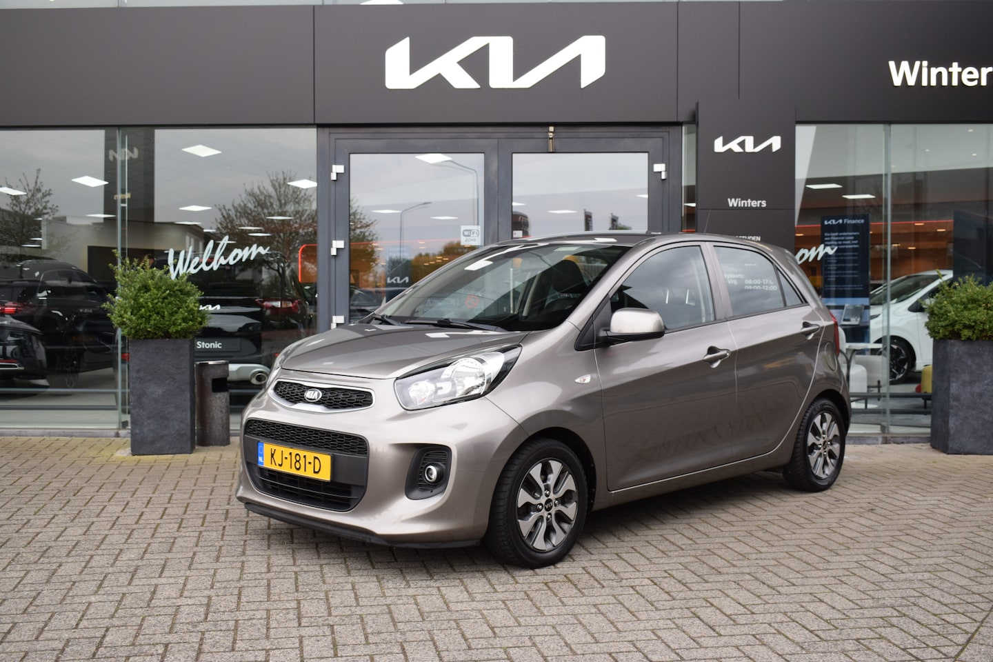 Kia Picanto - 1.0i-12V ISG EconomyPlusLine 5-Drs Airco ABS Airbags Stuurbekr. Navi+Camera BT+USB 14"LMV - AutoWereld.nl