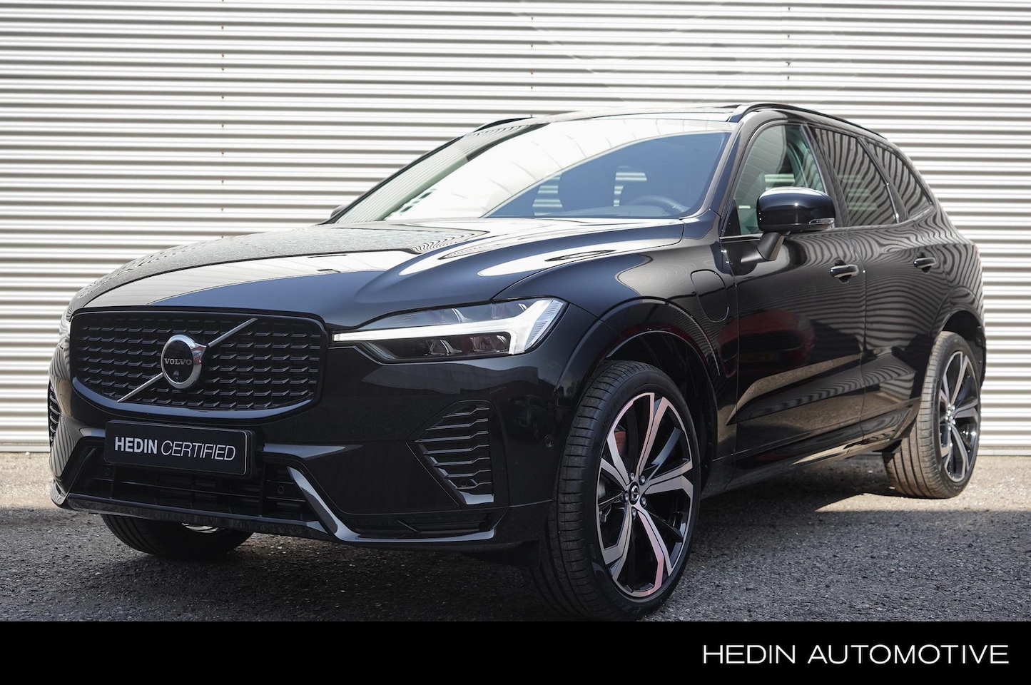 Volvo XC60 - 2.0 T6 Plug-in hybrid AWD Plus Dark | 360 gr Camera | 21" Lichtmetaal | Harman Kardon | He - AutoWereld.nl