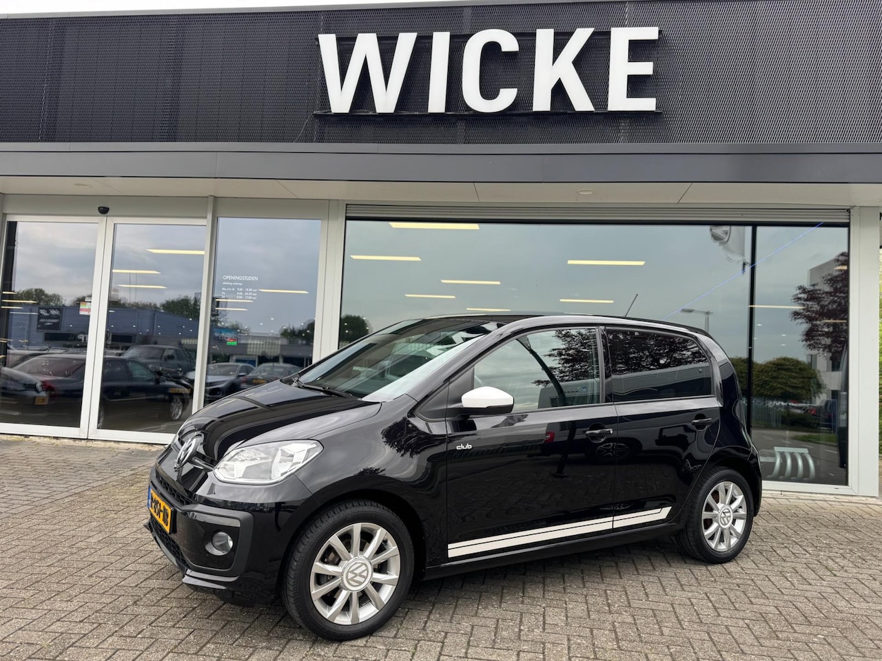 Volkswagen Up! - 1.0 BMT high up! CLUB Airco Bluetooth 5 deurs 75 PK - AutoWereld.nl