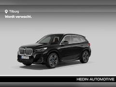 BMW iX1 - xDrive30 Launch Edition 67 kWh | Achteruitrijcamera | DAB-Tuner | Driving Assistant Plus |