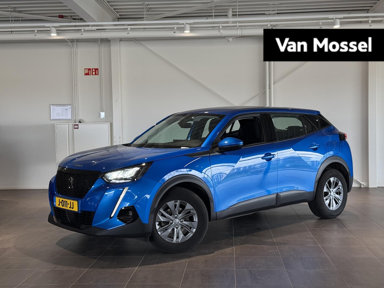 Peugeot 2008 - 1.2 PureTech Active | Camera | Climate control | Parkeersensoren - AutoWereld.nl