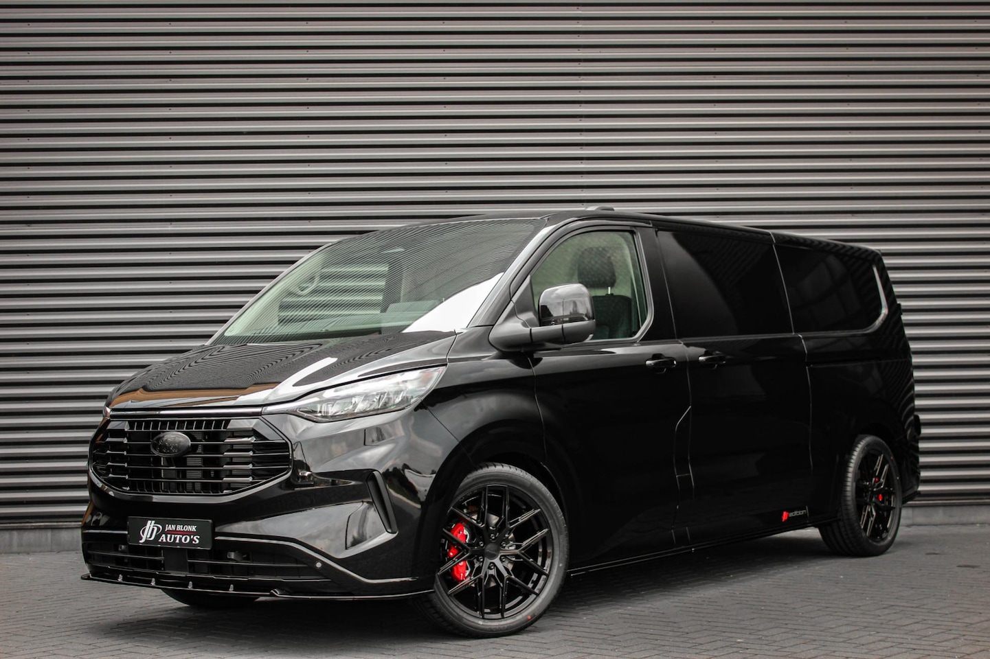 Ford Transit Custom - 320 2.0 TDCI L2H1 Limited 170PK JB- EDITION / DRIVER ASSISTANCE PACK / 3- ZITS / MY2024 / - AutoWereld.nl