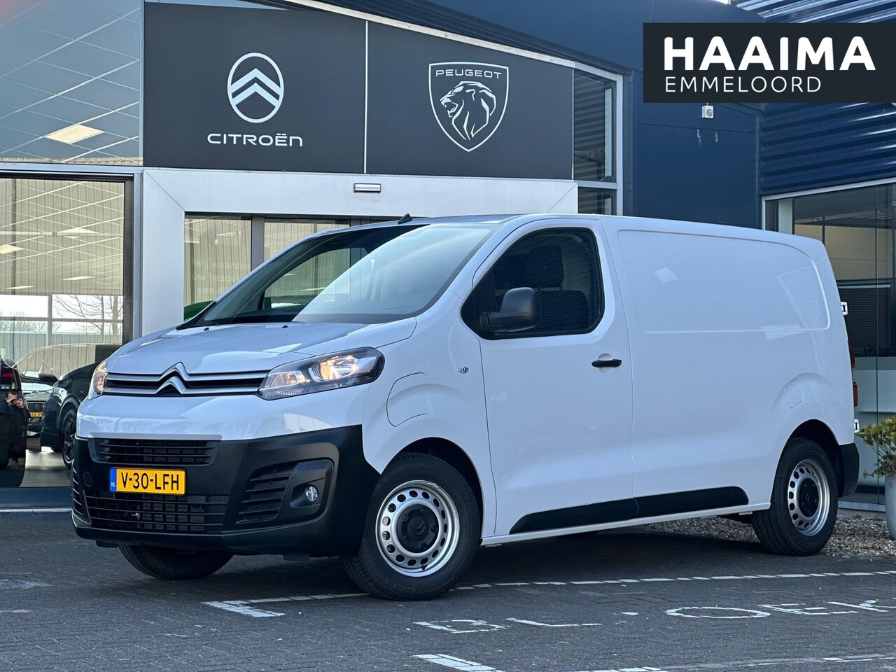 Citroën ë-Jumpy - L2 136pk 50kWh | Airco | Navigatie | Parkeercamera/-sensoren | Appel Carplay/Android Auto - AutoWereld.nl