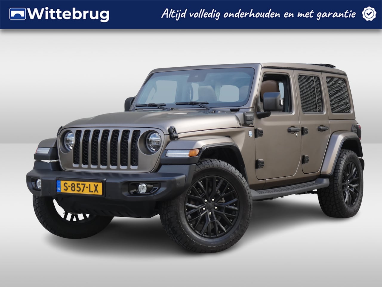 Jeep Wrangler Unlimited - 4xe 380PK Sahara SPECIALE WITTEBRUG EDITIE ! UNIEKE WRAP & ALARM & OPEN DAK ! - AutoWereld.nl