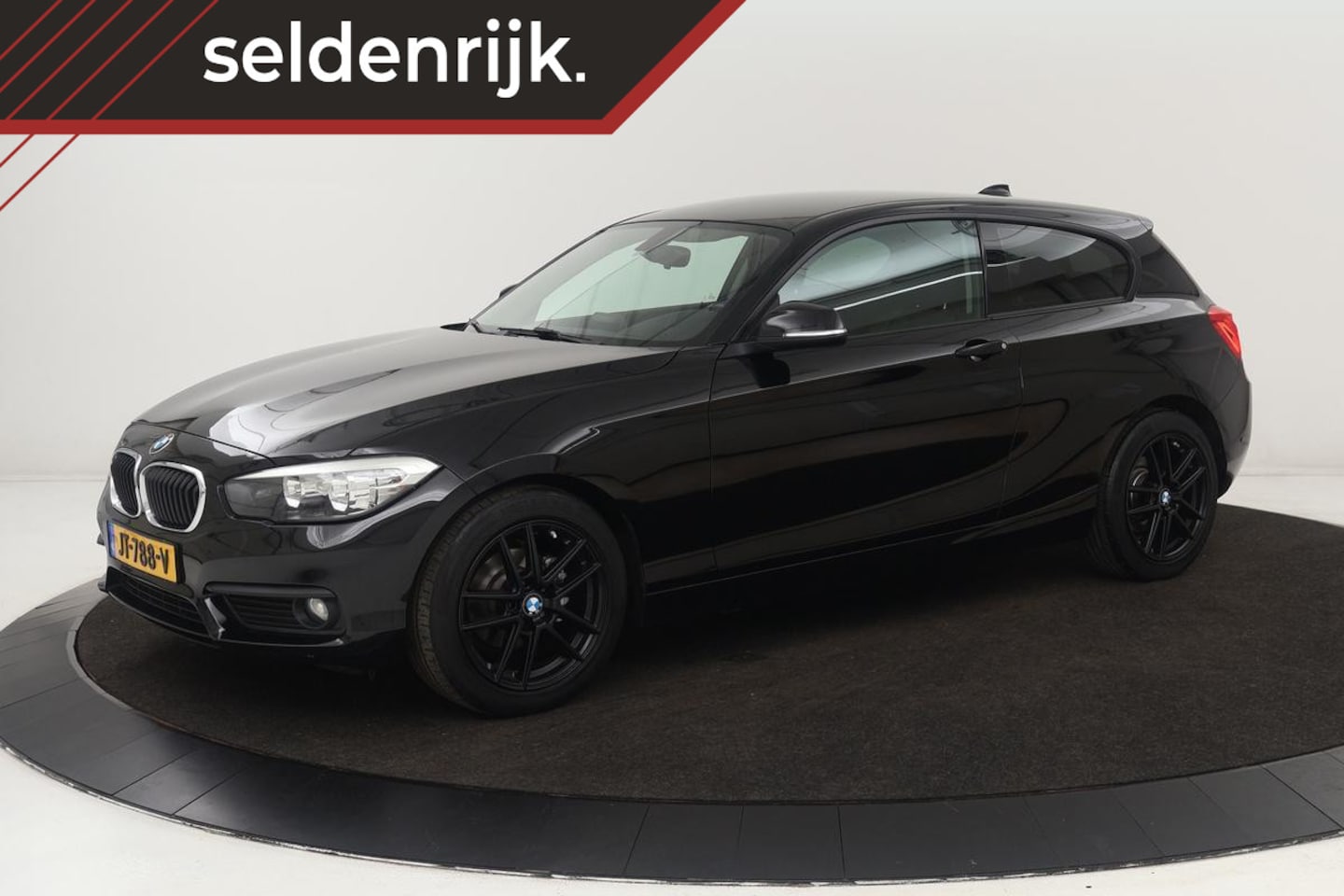 BMW 1-serie - 116i | Origineel NL | Cruise control | Bluetooth | Airco | Parkeerhulp | Regen-/lichtsenso - AutoWereld.nl