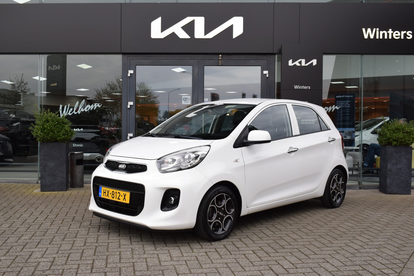 Kia Picanto - 1.0i-12V ISG ColorLine 5-Drs ECC-Airco Cr.Control Radio-CD/MP3+BT 14"LMV SeatWear-bekledin - AutoWereld.nl
