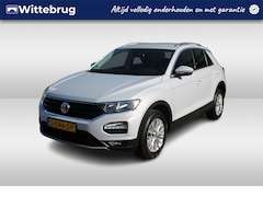 Volkswagen T-Roc - 1.0 TSI 115pk Style / Navigatie / Parkeersensoren / Climatronic / Virtual cockpit