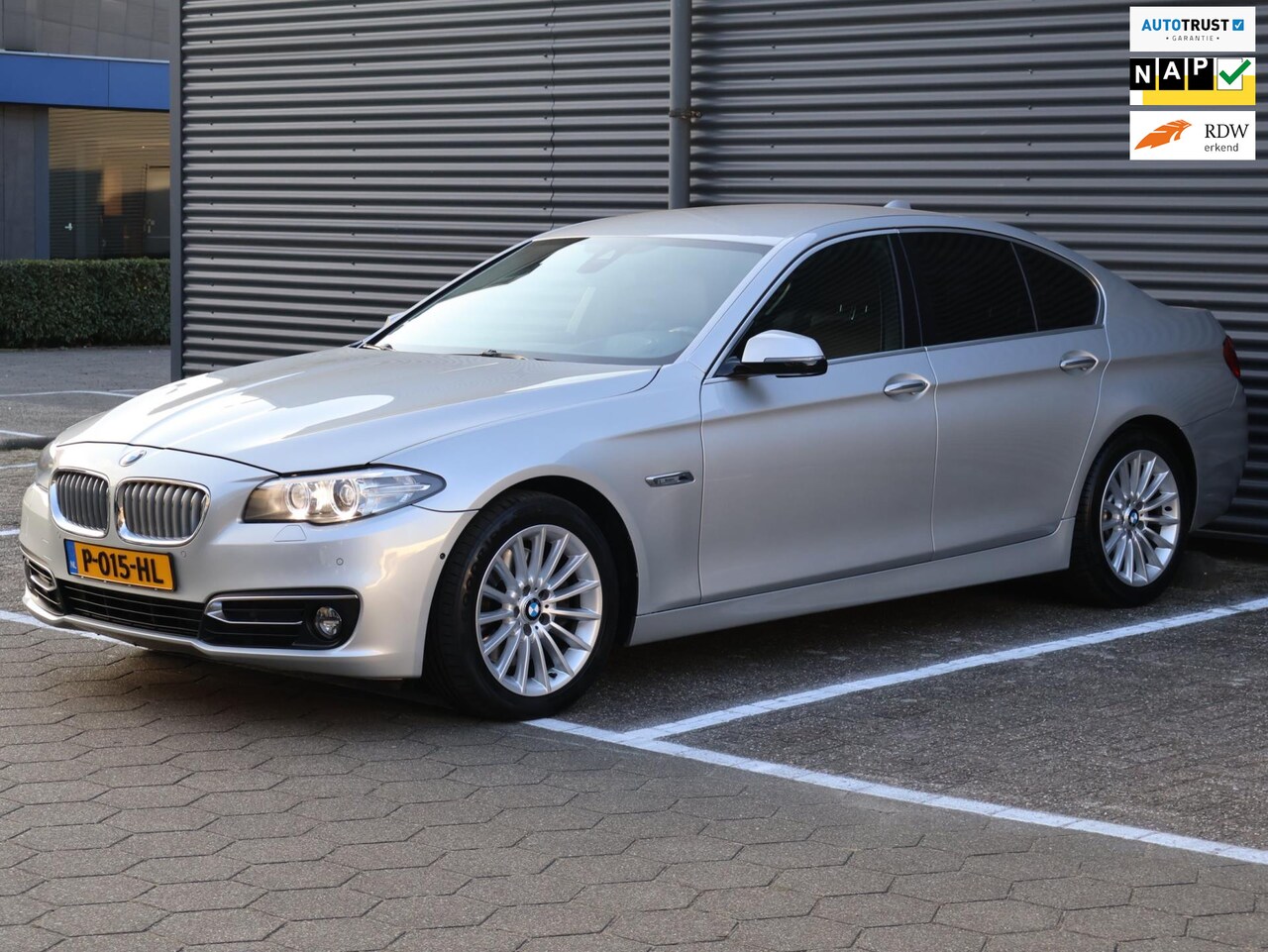 BMW 5-serie - 535i High Luxury Edition|360Camera|HUD|Vol Optie - AutoWereld.nl