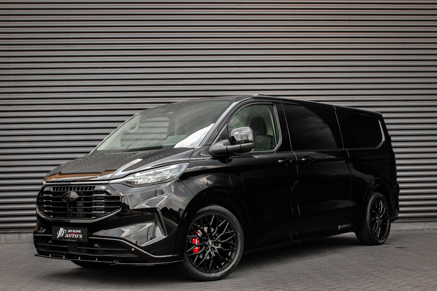 Ford Transit Custom - 320 2.0 TDCI L2H1 Limited 170PK JB- EDITION / DRIVER ASSISTANCE PACK / 3- ZITS / MY2024 / - AutoWereld.nl