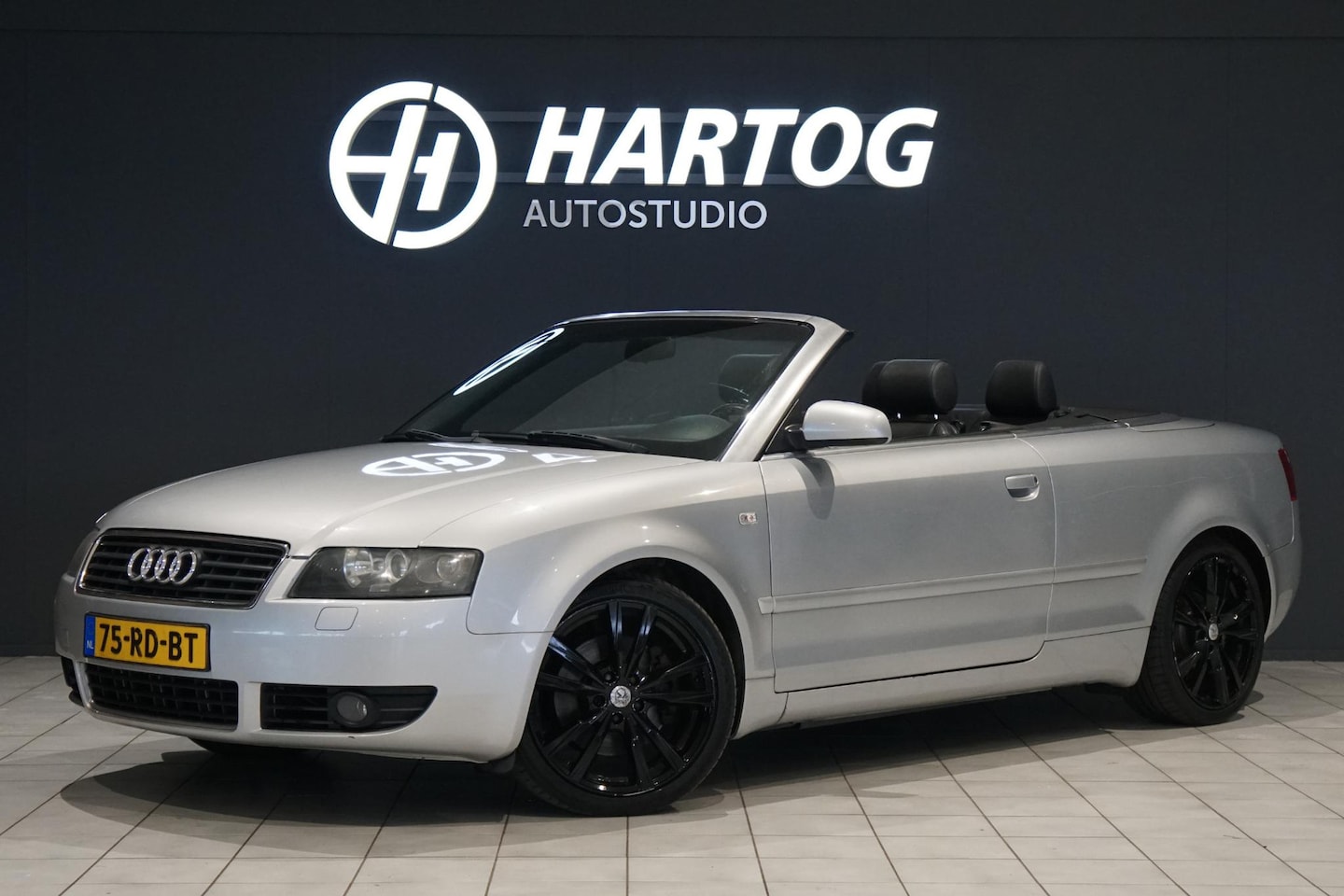 Audi A4 Cabriolet - 3.0 V6 220PK + AUT. / LEDER / XENON - AutoWereld.nl
