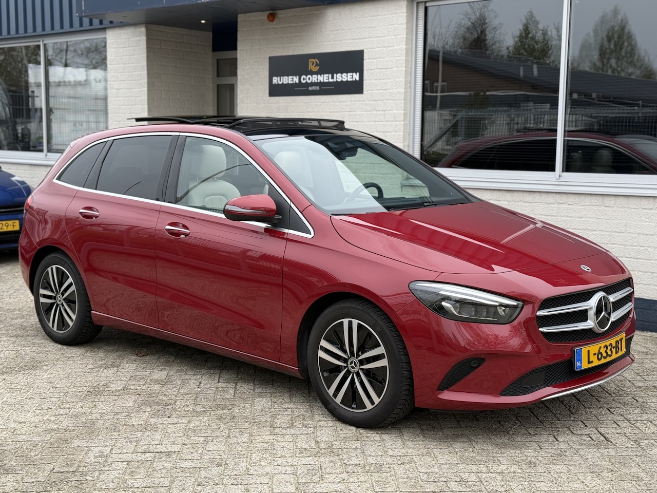 Mercedes-Benz B-klasse - 200 Luxury | BOMVOL !! | PANO | LEDER | SFEER | MEMORY | CAMERA - AutoWereld.nl