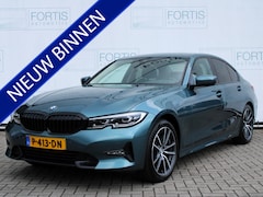 BMW 3-serie - 318i High Executive CAMERA | STOELVERW | SFEERVRLICHTING | UNIEKE KLEUR |